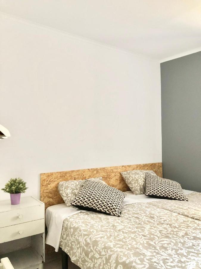 Quarto com 2 Camas de Solteiro